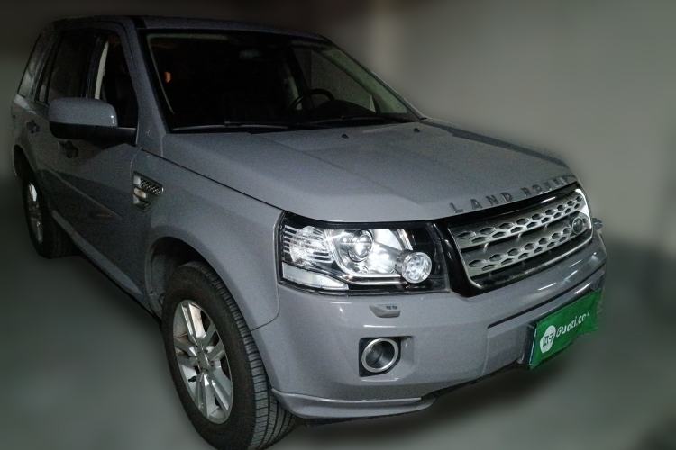 Used Land Rover Freelander 2 2013 2.2T SD4 SE Diesel Edition Front Right 45 Deg