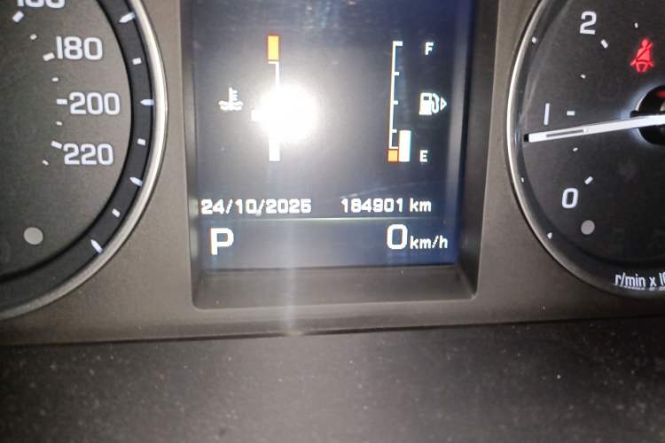 Used Land Rover Freelander 2 2013 2.2T SD4 SE Diesel Edition Odometer Close Up