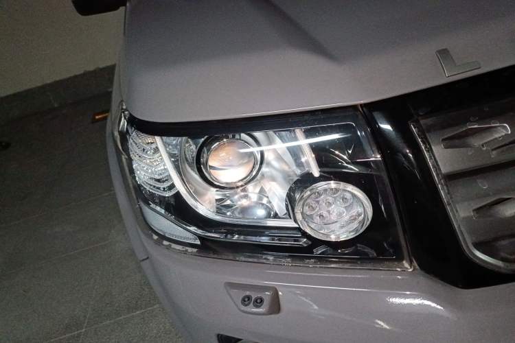 Used Land Rover Freelander 2 2013 2.2T SD4 SE Diesel Edition Right Front Headlight