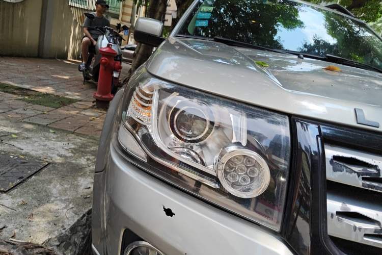 Used Land Rover Freelander 2 2013 2.0T Si4 SE Gasoline Edition Right Front Headlight