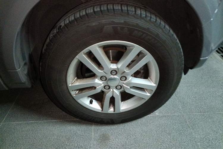 Used Land Rover Freelander 2 2013 2.2T SD4 SE Diesel Edition Right Front Wheel Hub