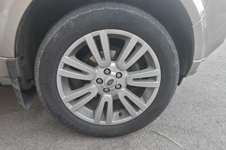 Used Land Rover Freelander 2 2013 2.2T SD4 SE Diesel Edition Right Front Wheel Hub