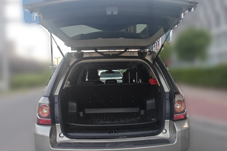 Used Land Rover Freelander 2 2013 2.2T SD4 SE Diesel Edition Trunk