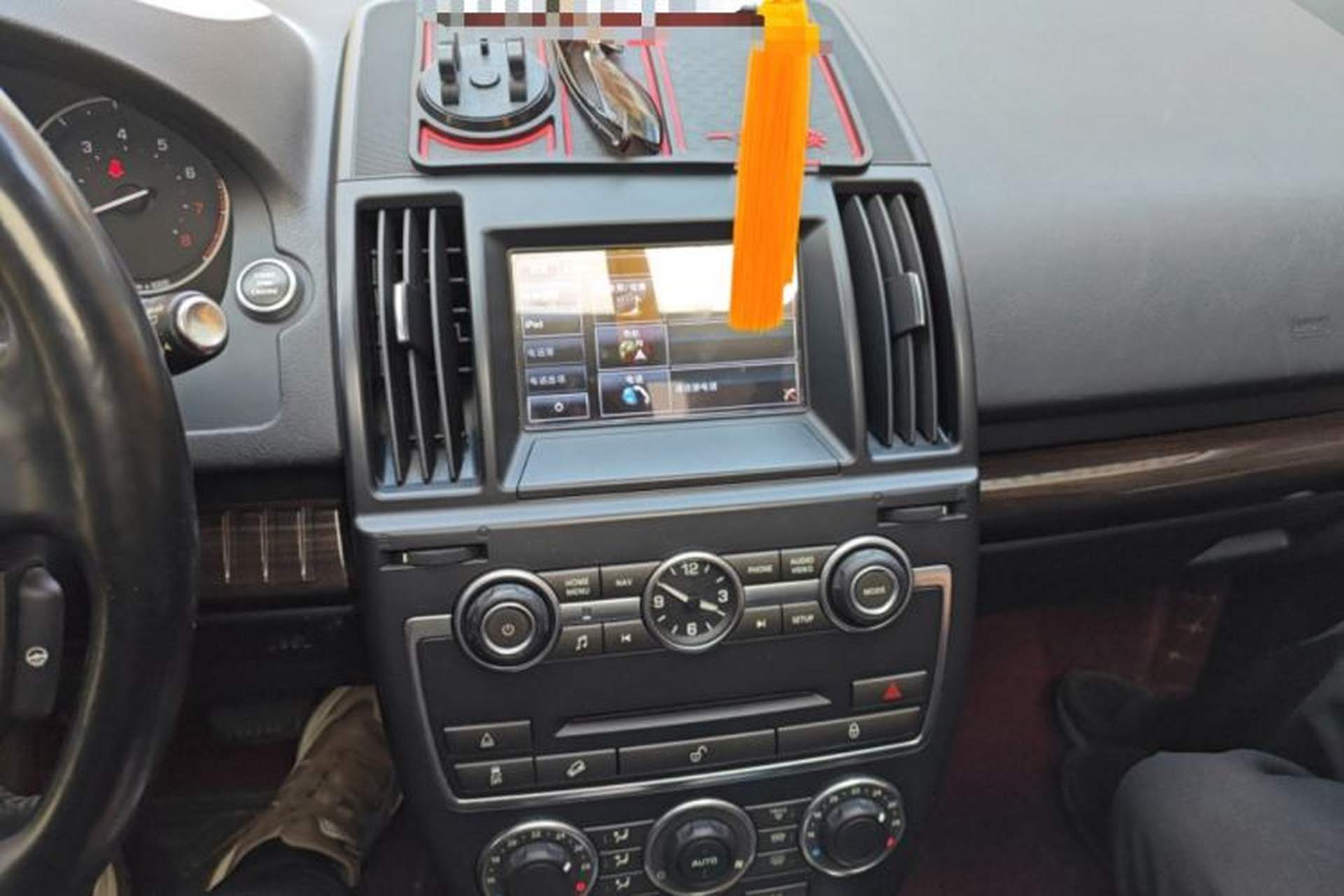 Used Land Rover Freelander 2 2013 2.0T Si4 SE Gasoline Edition Audio And AC Panel