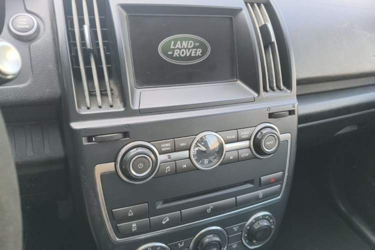 Used Land Rover Freelander 2 2013 2.2T SD4 S Diesel Version Audio And AC Panel