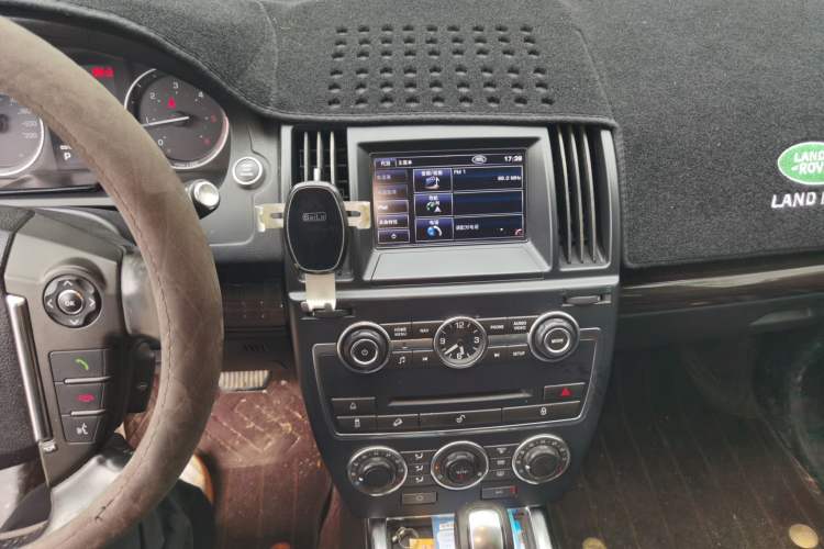 Used Land Rover Freelander 2 2013 2.2T SD4 SE Diesel Edition Audio And AC Panel