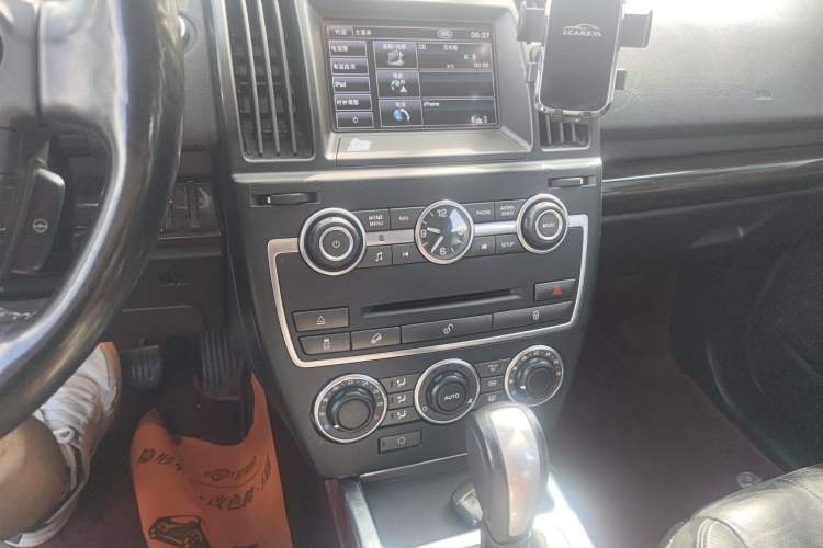 Used Land Rover Freelander 2 2013 2.0T Si4 SE Gasoline Edition Audio And AC Panel