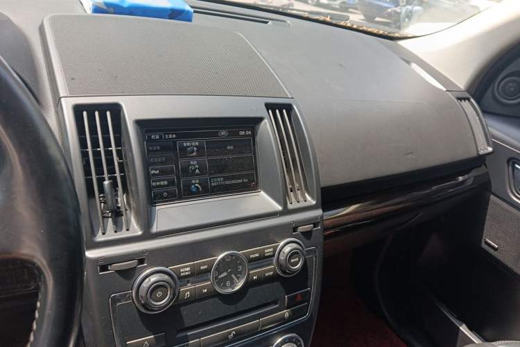 Used Land Rover Freelander 2 2013 2.0T Si4 SE Gasoline Edition Audio And AC Panel