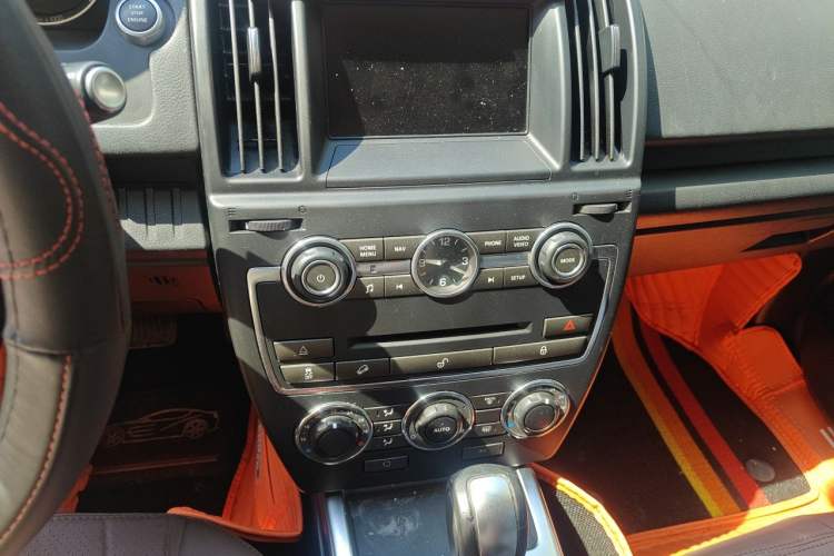 Used Land Rover Freelander 2 2013 2.2T SD4 S Diesel Version Audio And AC Panel