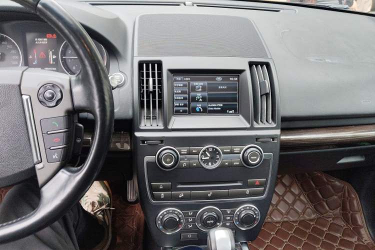 Used Land Rover Freelander 2 2013 2.0T Si4 SE Gasoline Edition Audio And AC Panel