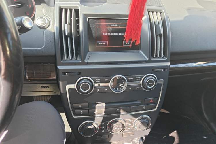 Used Land Rover Freelander 2 2013 2.2T SD4 SE Diesel Edition Audio And AC Panel