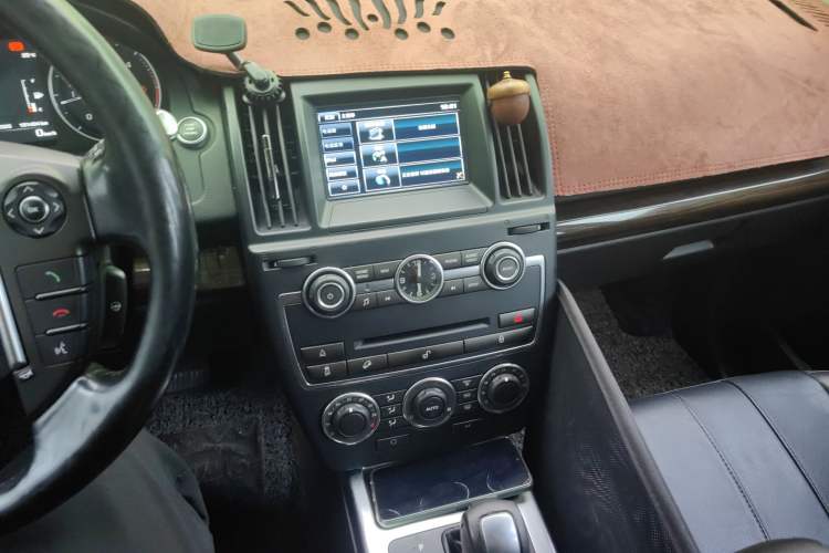 Used Land Rover Freelander 2 2013 2.2T SD4 SE Diesel Edition Audio And AC Panel