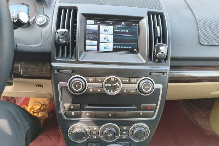 Used Land Rover Freelander 2 2013 2.2T SD4 SE Diesel Edition Audio And AC Panel