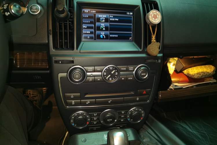 Used Land Rover Freelander 2 2013 2.0T Si4 SE Gasoline Edition Audio And AC Panel