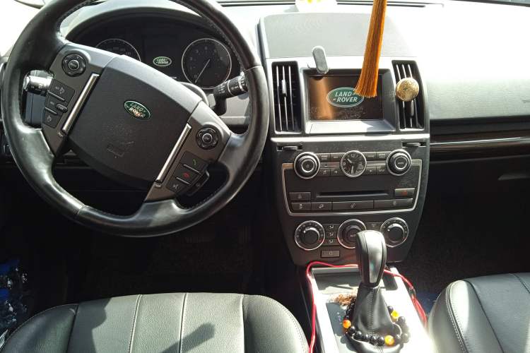 Used Land Rover Freelander 2 2013 2.0T Si4 SE Gasoline Edition Center Console