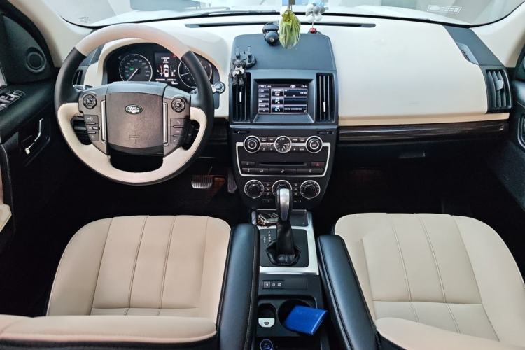 Used Land Rover Freelander 2 2013 2.0T Si4 SE Gasoline Edition Center Console