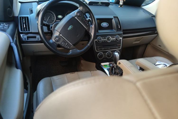 Used Land Rover Freelander 2 2013 2.0T Si4 SE Gasoline Edition Center Console