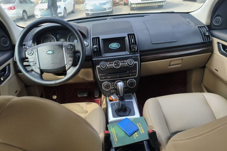 Used Land Rover Freelander 2 2013 2.2T SD4 SE Diesel Edition Center Console
