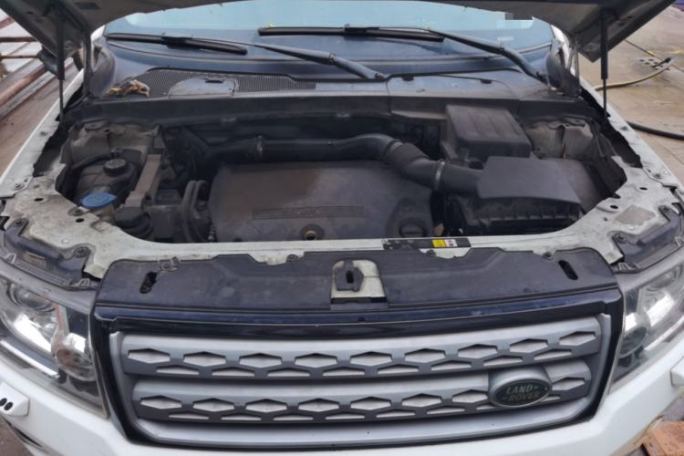 Used Land Rover Freelander 2 2013 2.2T SD4 SE Diesel Edition Engine Bay