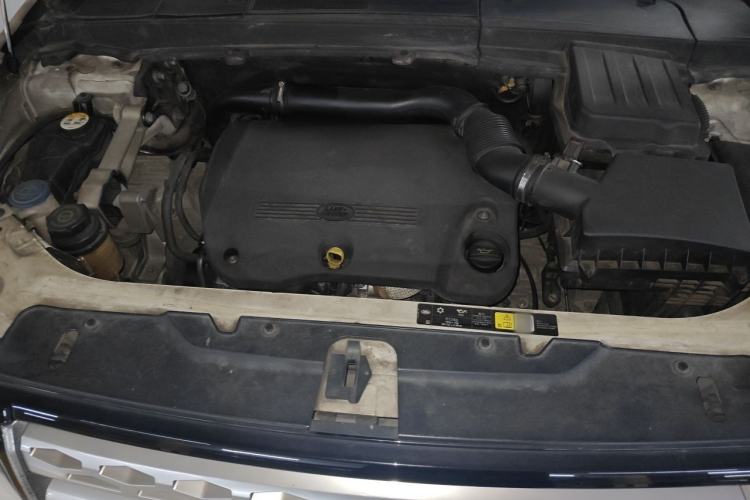 Used Land Rover Freelander 2 2013 2.2T SD4 Xuedong Limited Edition Engine Bay