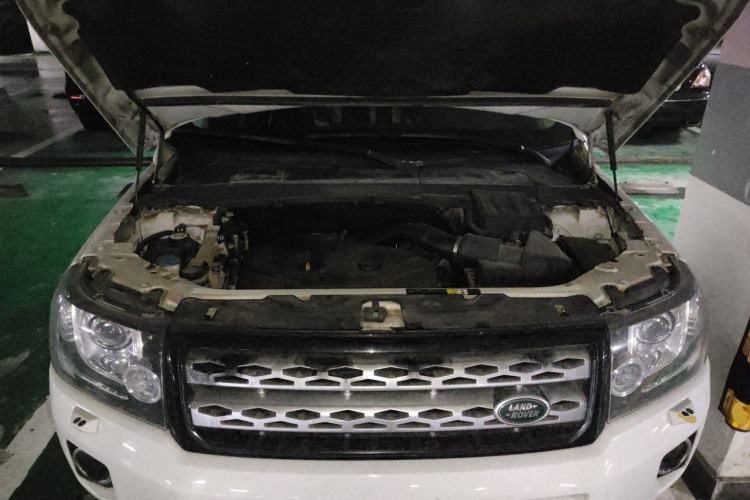 Used Land Rover Freelander 2 2013 2.0T Si4 SE Gasoline Edition Engine Bay