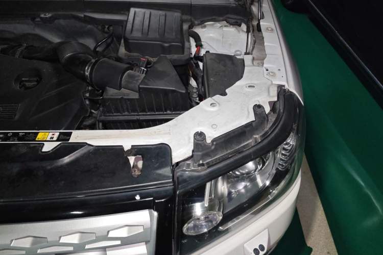 Used Land Rover Freelander 2 2013 2.0T Si4 HSE Gasoline Version Engine Bay Left