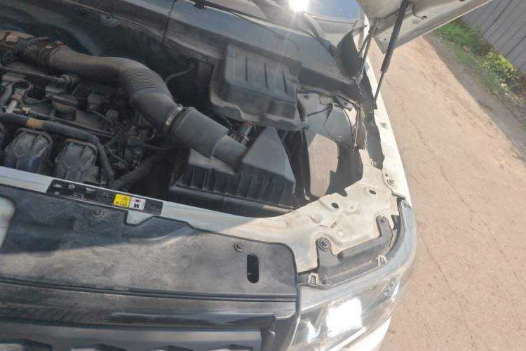 Used Land Rover Freelander 2 2013 2.0T Si4 SE Gasoline Edition Engine Bay Left