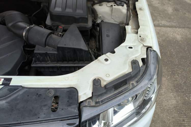 Used Land Rover Freelander 2 2013 2.0T Si4 HSE Gasoline Version Engine Bay Left