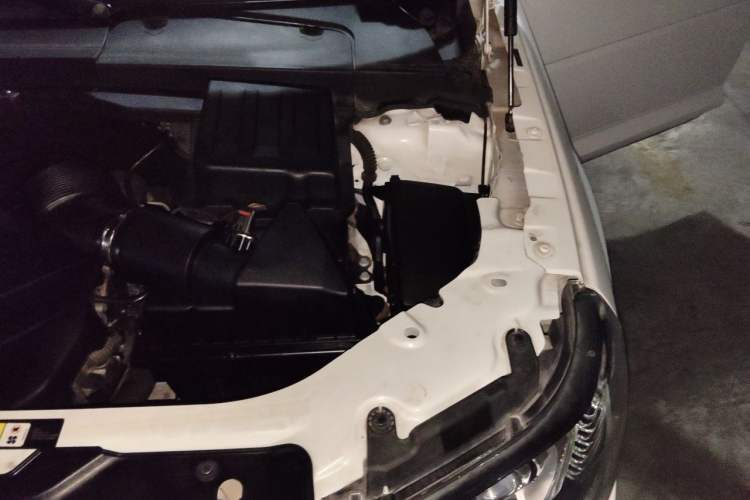 Used Land Rover Freelander 2 2013 2.0T Si4 SE Gasoline Edition Engine Bay Left