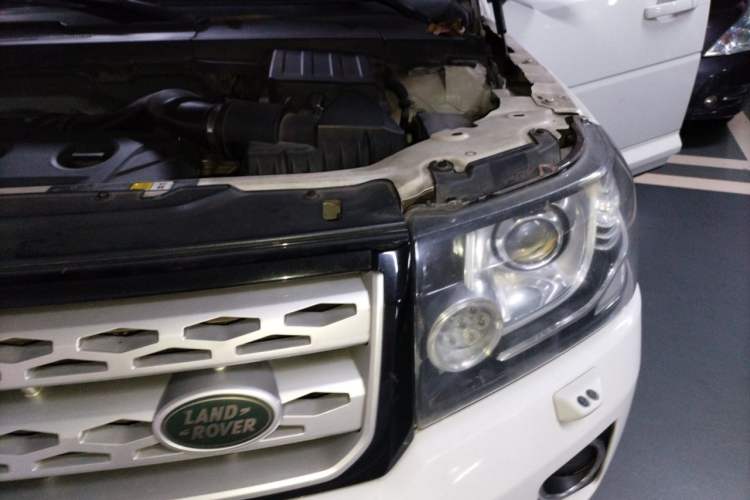 Used Land Rover Freelander 2 2013 2.0T Si4 SE Gasoline Edition Engine Bay Left