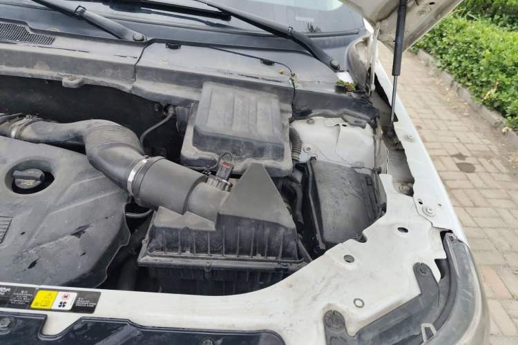Used Land Rover Freelander 2 2013 2.0T Si4 SE Gasoline Edition Engine Bay Left