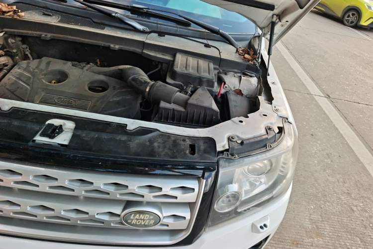Used Land Rover Freelander 2 2013 2.0T Si4 SE Gasoline Edition Engine Bay Left