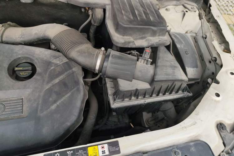 Used Land Rover Freelander 2 2013 2.0T Si4 SE Gasoline Edition Engine Bay Left