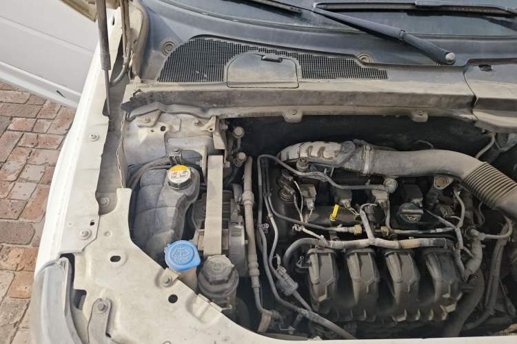 Used Land Rover Freelander 2 2013 2.0T Si4 HSE Gasoline Version Engine Bay Right