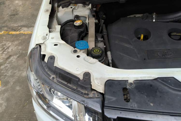 Used Land Rover Freelander 2 2013 2.0T Si4 HSE Gasoline Version Engine Bay Right