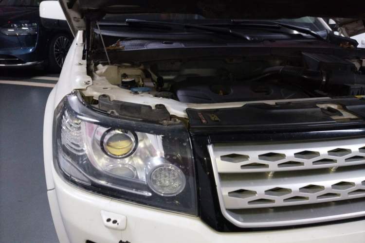 Used Land Rover Freelander 2 2013 2.0T Si4 SE Gasoline Edition Engine Bay Right
