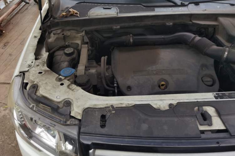 Used Land Rover Freelander 2 2013 2.2T SD4 SE Diesel Edition Engine Bay Right