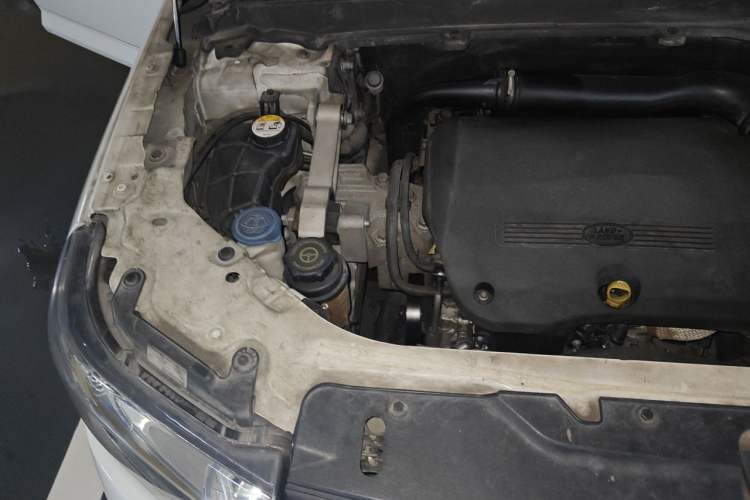 Used Land Rover Freelander 2 2013 2.2T SD4 Xuedong Limited Edition Engine Bay Right