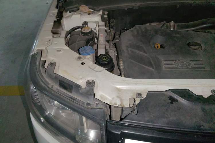 Used Land Rover Freelander 2 2013 2.0T Si4 SE Gasoline Edition Engine Bay Right