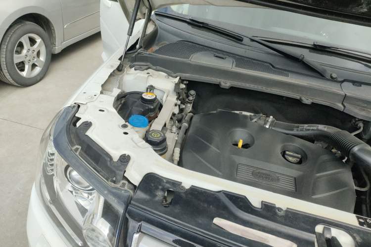 Used Land Rover Freelander 2 2013 2.0T Si4 Dynamic Limited Edition Engine Bay Right