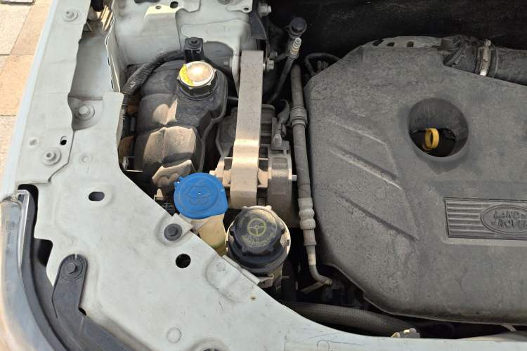 Used Land Rover Freelander 2 2013 2.0T Si4 SE Gasoline Edition Engine Bay Right