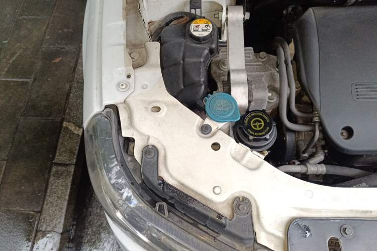 Used Land Rover Freelander 2 2013 2.2T SD4 SE Diesel Edition Engine Bay Right