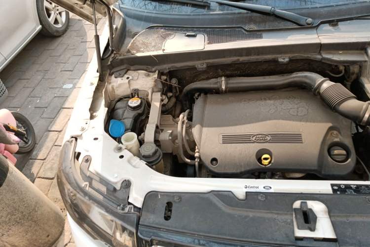 Used Land Rover Freelander 2 2013 2.2T SD4 SE Diesel Edition Engine Bay Right
