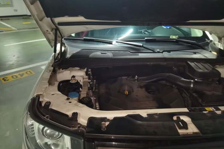 Used Land Rover Freelander 2 2013 2.0T Si4 SE Gasoline Edition Engine Bay Right