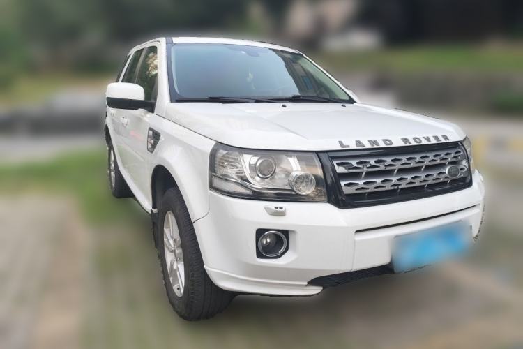 Used Land Rover Freelander 2 2013 2.0T Si4 SE Gasoline Edition Front Right 45 Deg