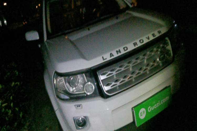 Used Land Rover Freelander 2 2013 2.0T Si4 SE Gasoline Edition Front Right 45 Deg