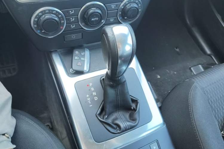 Used Land Rover Freelander 2 2013 2.2T SD4 S Diesel Version Gear Lever