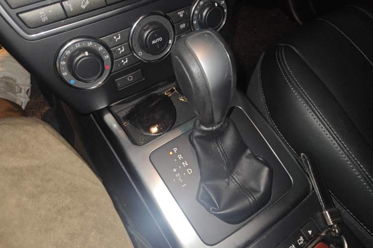 Used Land Rover Freelander 2 2013 2.2T SD4 Xuedong Limited Edition Gear Lever