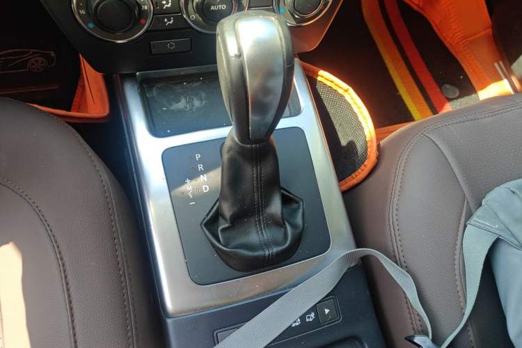 Used Land Rover Freelander 2 2013 2.2T SD4 S Diesel Version Gear Lever