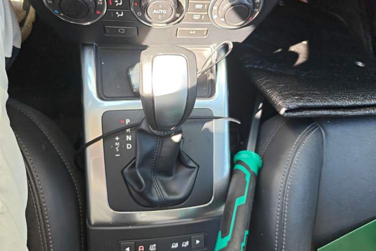 Used Land Rover Freelander 2 2013 2.2T SD4 SE Diesel Edition Gear Lever